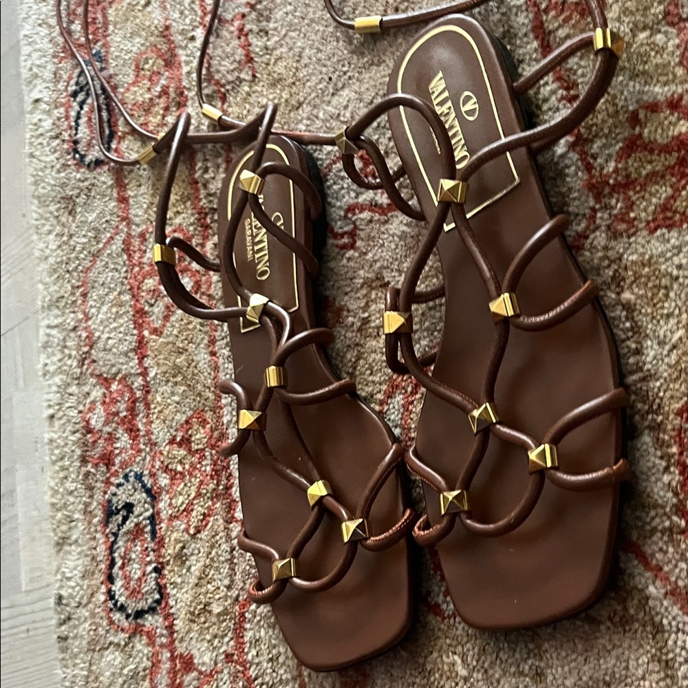 Valentino Garavani Brown Sandals with Gold Accents. (Made in Italy) - Picture 9 of 9
